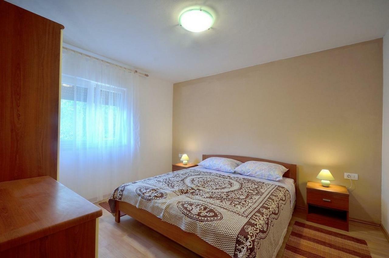 Apartment Nada With Private Pool Buzet Exterior foto